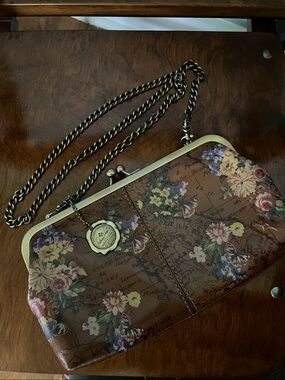 Patricia Nash Potenaz Floral Map of Italy Clutch Bag
